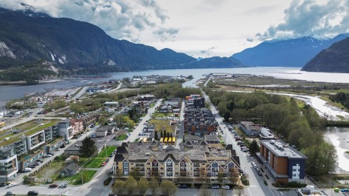 303-1336 Main Street, Squamish, BC 