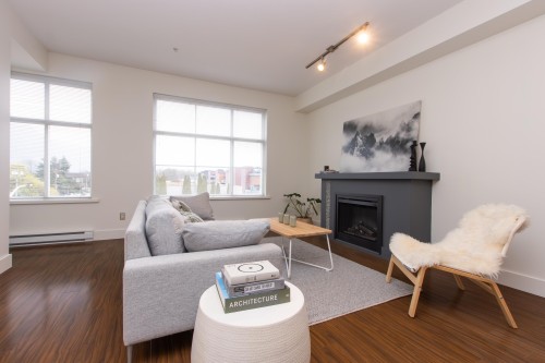 303-1336 Main Street, Squamish, BC 