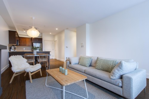 303-1336 Main Street, Squamish, BC 