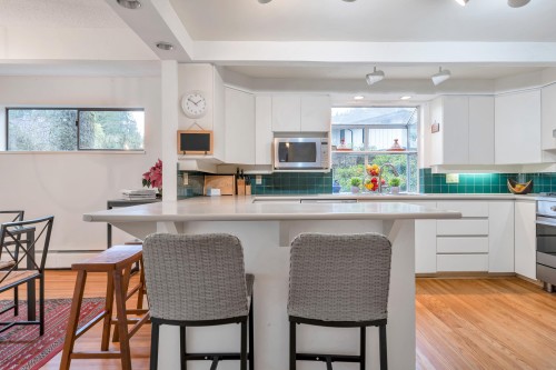 4890 The Dale, West Vancouver, BC 