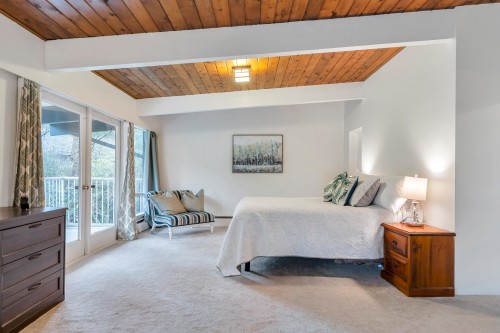 4890 The Dale, West Vancouver, BC 