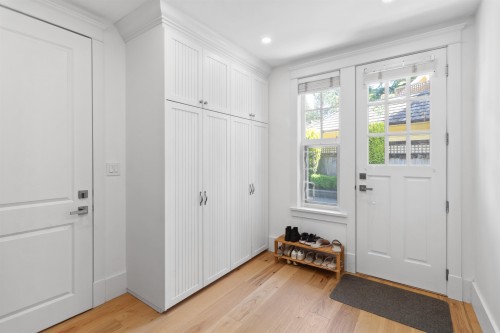 4379 Ross Crescent, West Vancouver, BC 