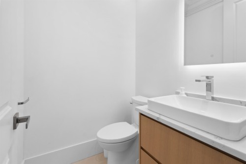 4379 Ross Crescent, West Vancouver, BC 