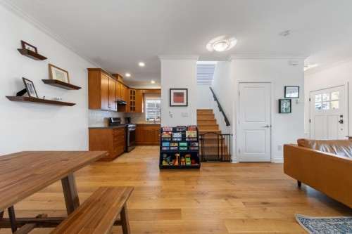 830 10Th Avenue E, Vancouver, BC 