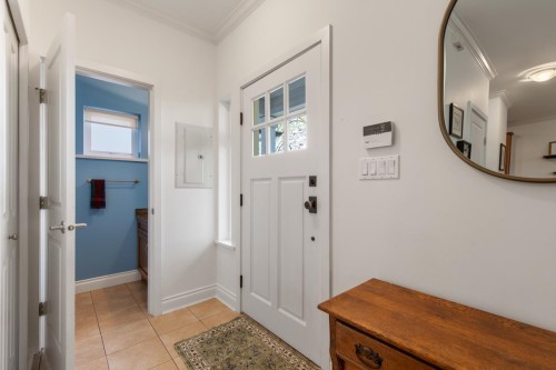 830 10Th Avenue E, Vancouver, BC 