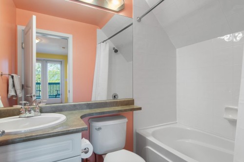 830 10Th Avenue E, Vancouver, BC 