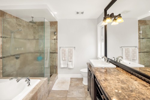 1020 Jay Crescent, Squamish, BC 