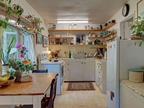 947 North Road, Gibsons, BC 