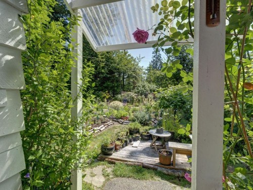 947 North Road, Gibsons, BC 