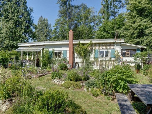 947 North Road, Gibsons, BC 