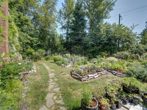 947 North Road, Gibsons, BC 