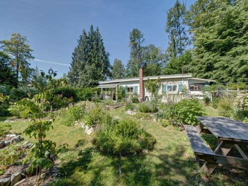 947 North Road, Gibsons, BC 