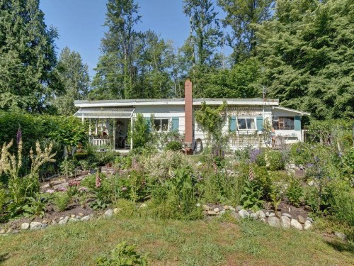 947 North Road, Gibsons, BC 
