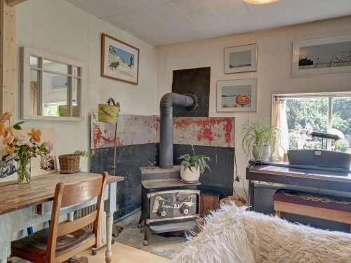947 North Road, Gibsons, BC 