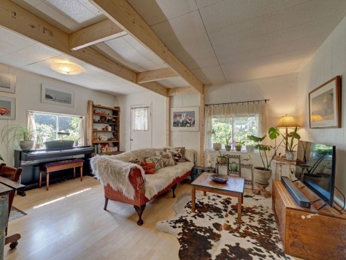 947 North Road, Gibsons, BC 