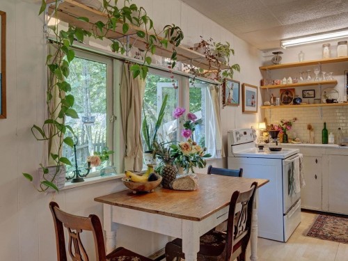 947 North Road, Gibsons, BC 