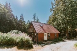 981 Conrad Road  Roberts Creek, BC V0N 2W5