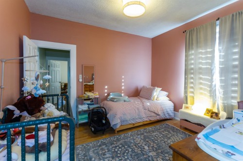 1925 Adanac Street, Vancouver, BC 