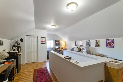 1925 Adanac Street, Vancouver, BC 