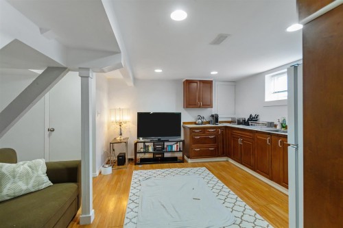 1925 Adanac Street, Vancouver, BC 