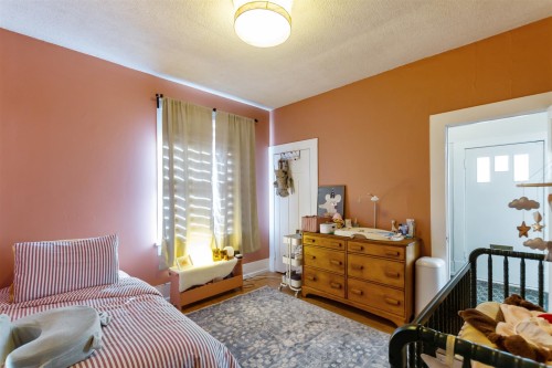 1925 Adanac Street, Vancouver, BC 