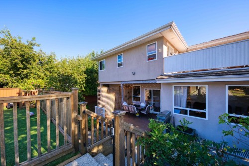 826 13Th Street E, North Vancouver, BC 