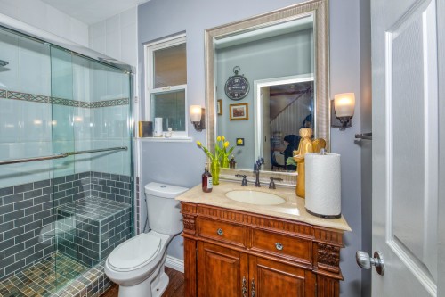 826 13Th Street E, North Vancouver, BC 