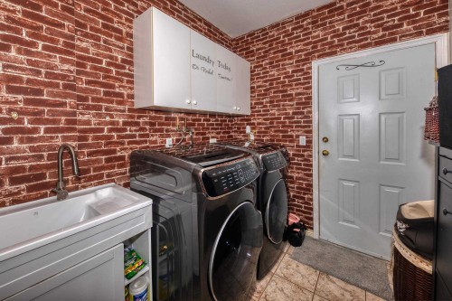 826 13Th Street E, North Vancouver, BC 