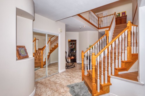 826 13Th Street E, North Vancouver, BC 