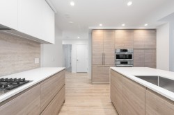 1703-660 Quayside Drive  New Westminster, BC V3M 0P1