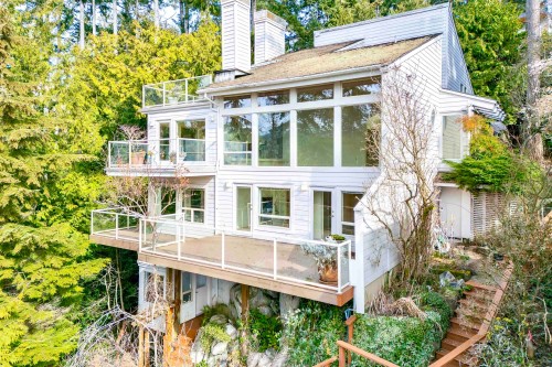 5295 Gulf Place, West Vancouver, BC 