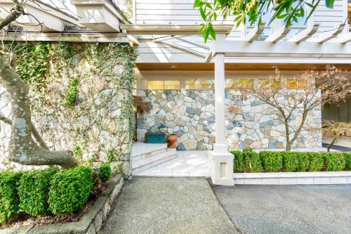 5295 Gulf Place, West Vancouver, BC 