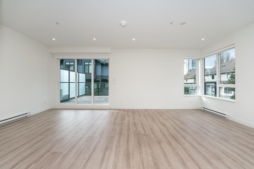 207-7161 17Th Avenue, Burnaby, BC 
