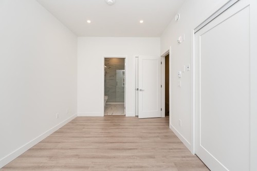 207-7161 17Th Avenue, Burnaby, BC 