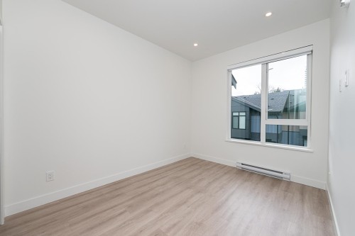 207-7161 17Th Avenue, Burnaby, BC 