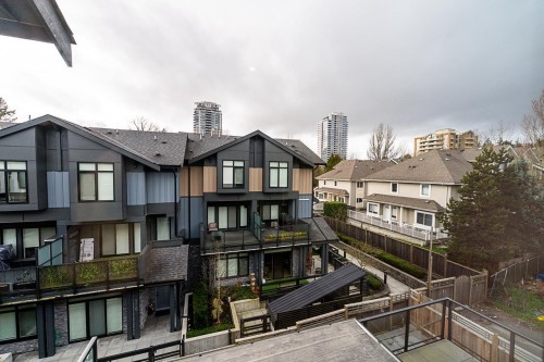 207-7161 17Th Avenue, Burnaby, BC 