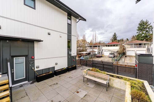 207-7161 17Th Avenue, Burnaby, BC 