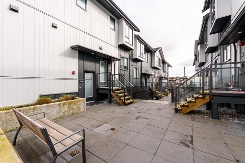 207-7161 17Th Avenue, Burnaby, BC 