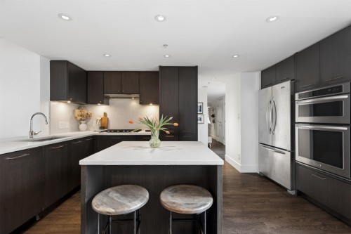 303-150 15th Street W North Vancouver, BC V7M 1R5