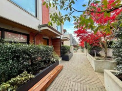 5458 Oak Street  Vancouver, BC V6M 2V6