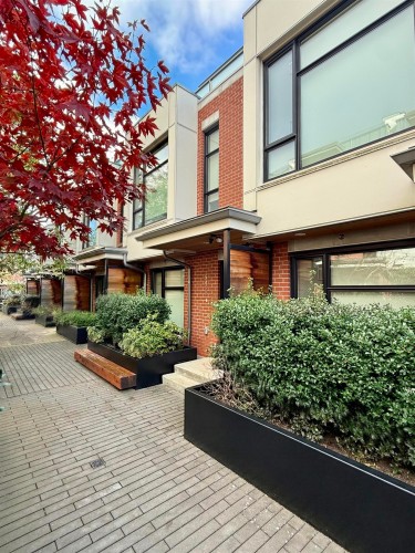 5458 Oak Street, Vancouver, BC 