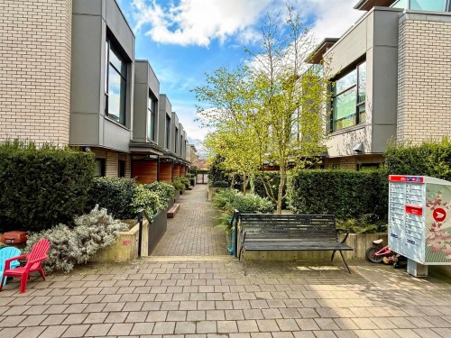 5458 Oak Street, Vancouver, BC 