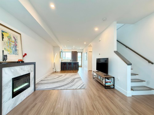 5458 Oak Street, Vancouver, BC 