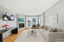 203-1538 Bowser Avenue  North Vancouver, BC V7P 2Y3