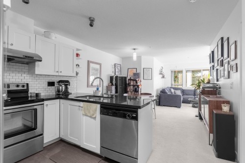 305-4550 Fraser Street  Vancouver, BC V5V 4G8