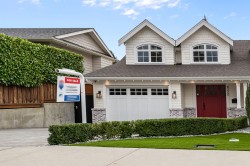 6220 Lochdale Street  Burnaby, BC V5B 2M5