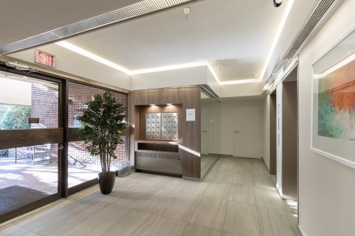 101-1737 Duchess Avenue, West Vancouver, BC 