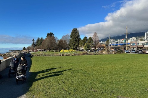 101-1737 Duchess Avenue, West Vancouver, BC 