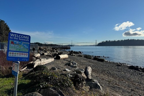 101-1737 Duchess Avenue, West Vancouver, BC 