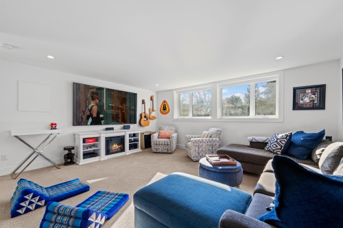 2907 Eddystone Crescent, North Vancouver, BC 